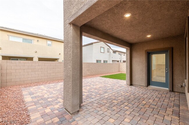 Photo - 494 Francesca Crst St