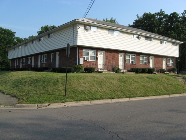 Photo - 1702-1704 Davis Ave Apartments