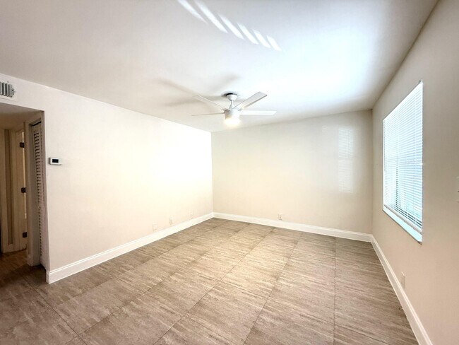 Photo - 607 NE 29th Dr Unit 22