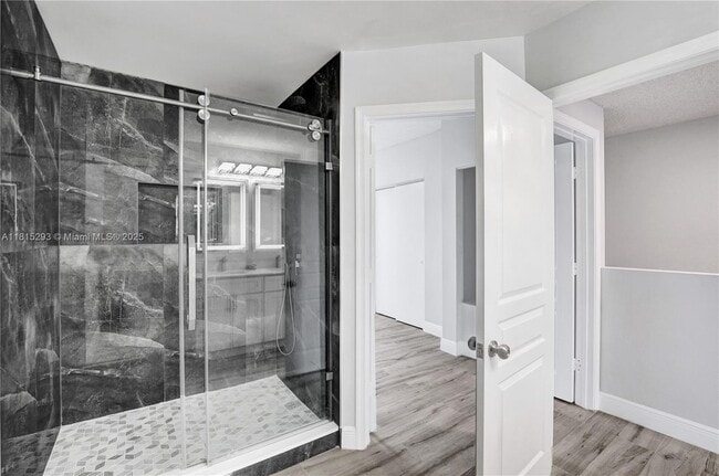 Building Photo - 16607 Hemingway Dr Rental