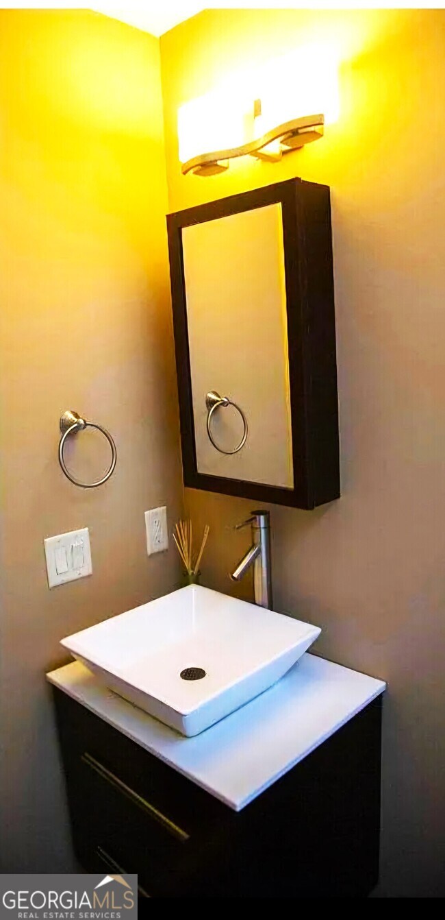 Photo - 1552 Burnstone Dr