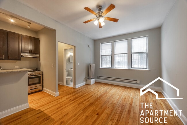 Building Photo - 4614 N Paulina St Unit 106