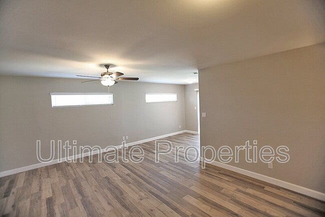 Photo - 5520 W Alice Ave