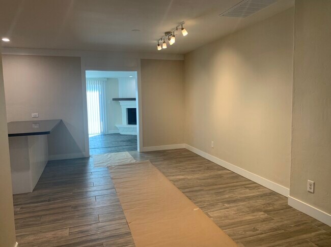 Photo - 1333 W 6th St