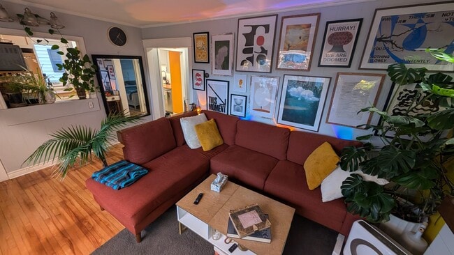 Building Photo - 5376 Houck Dr