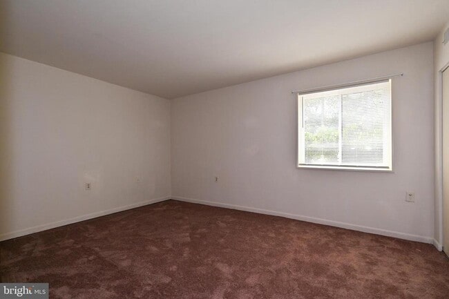 Building Photo - 1420 Northgate Square Unit 1420-2A