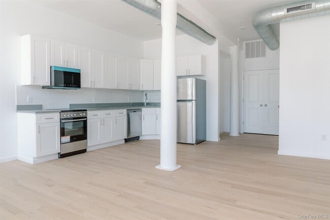 Photo - 155 River St Unidad 2D