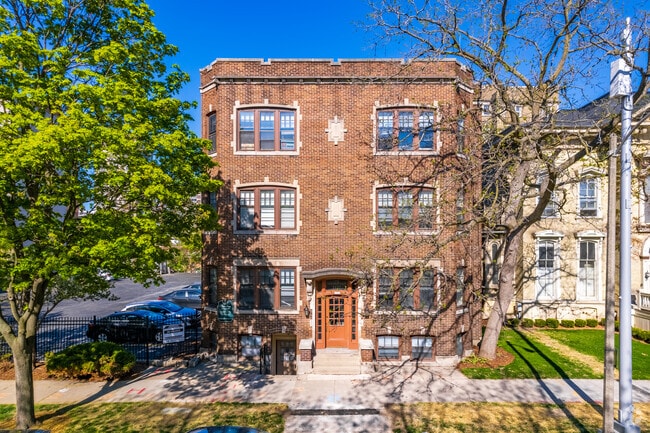 Primary Photo - Shoreham Apartments