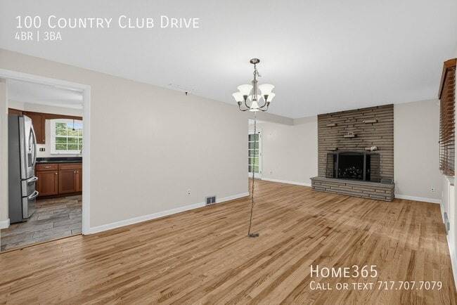 100 Country Club Dr