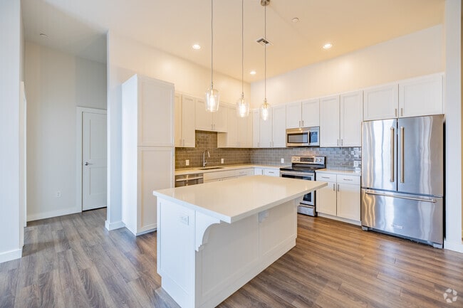 2BR, 2BA - 1022SF - 308 - Kitchen