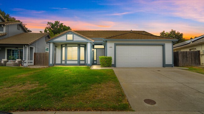 Photo - Charming 3 bedroom home in Pheasant Run