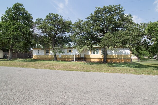 Photo - 115 Oak St