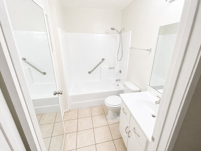 Photo - 15020 Burbank Blvd Unit 1O2