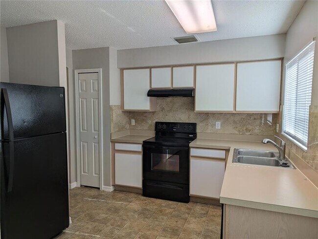 Photo - 3120 Summer House Dr