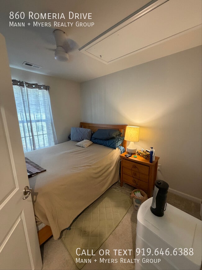 Photo - 860 Romeria Dr