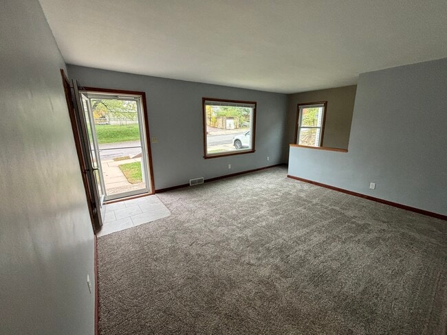 Living room - 817 5th St S Unit 817 S 5th