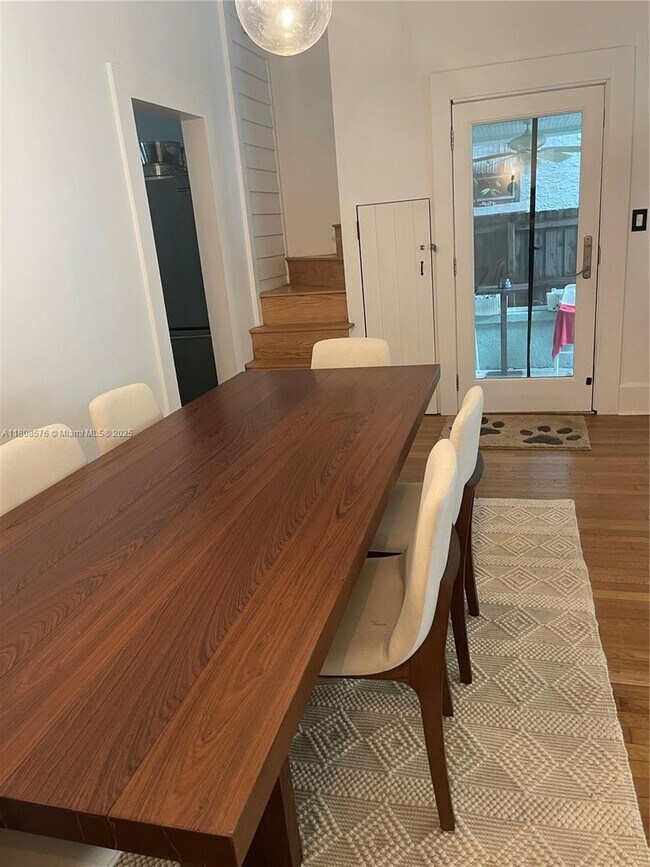 Photo - 27 NE 49th St