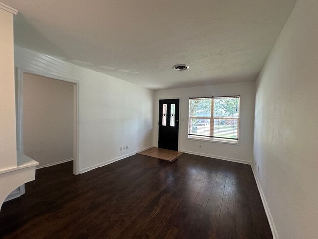 Photo - 330 E Wilson Ave