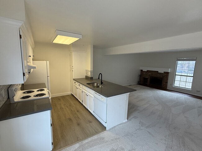 Photo - 2811 W Long Dr