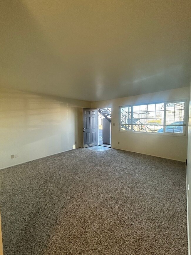 Photo - (964) 1 Bedroom / 1 Bathroom - Under New Management! Unit 03