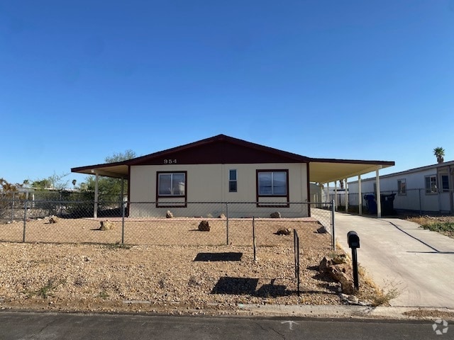 Building Photo - 954 Roadrunner Dr Rental