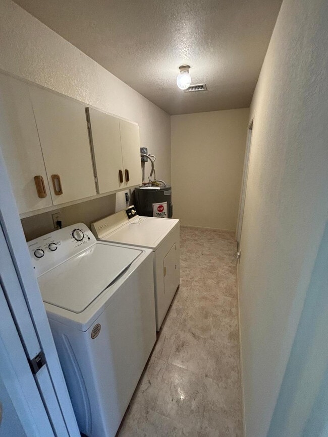 Photo - 1584 Sandy Ln