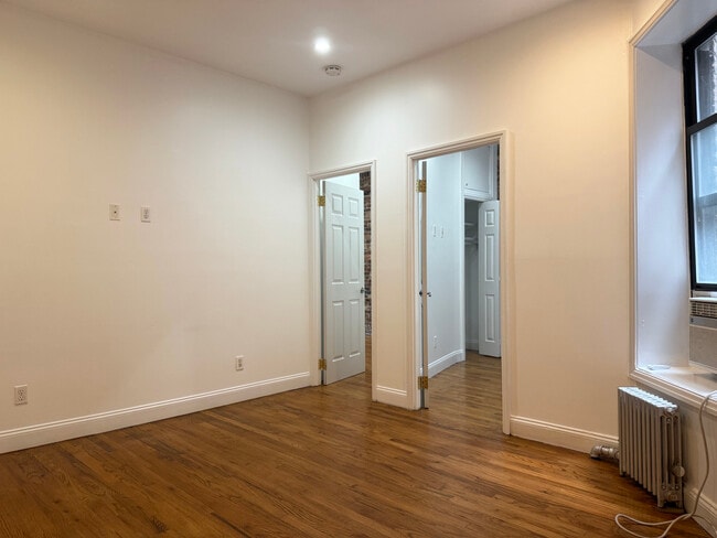 Photo - 215 E 4th St