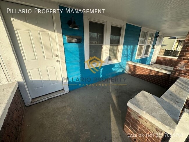 Photo - 28 N LaSalle-