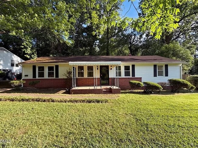Building Photo - 416 Robin Hood Dr