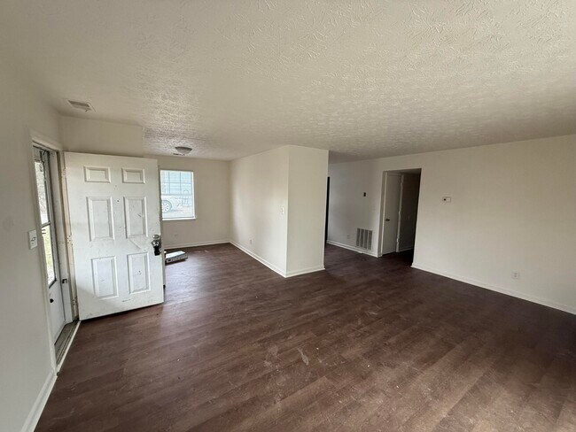 Photo - 752 Gatehouse Pl