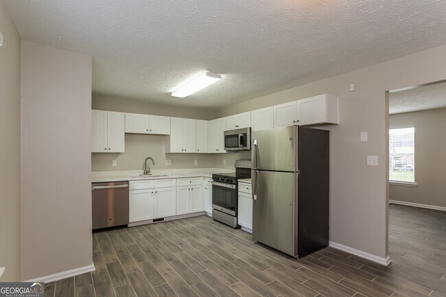 Photo - 382 Pleasant Way