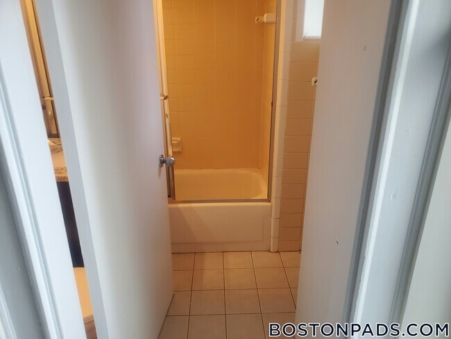 Photo - 62 Boylston St Unidad 612A