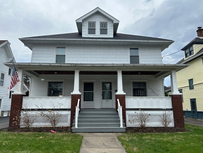 Building Photo - 51 Bennett Ave Unit 2