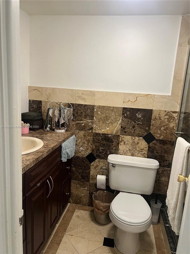 2 bedroom in Miami FL 33179 Condo Unit 411 Condo for Rent in Miami