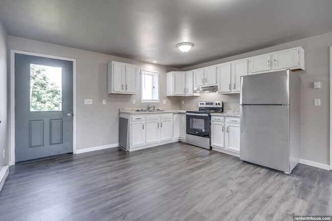 Photo - 100 W 4th St Unidad 100 1/2