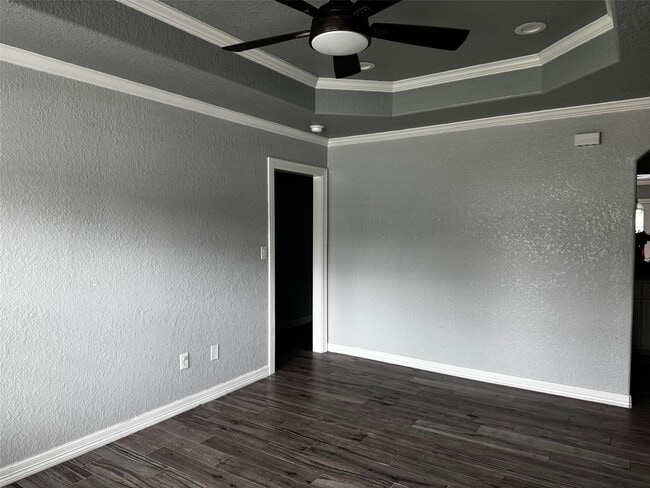 Photo - 430 Center Way