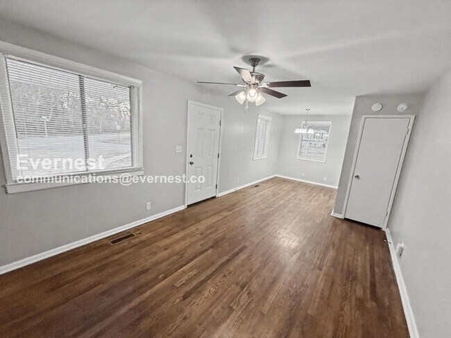 Photo - 3056 Highland Dr