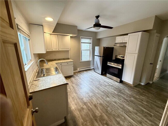 Photo - 41 Fruit Hill Ave Unidad 1st Floor