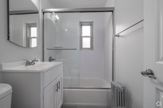 1 habitación, 1 baño - 601 pies cuadrados - Baño - Boulevard Gardens