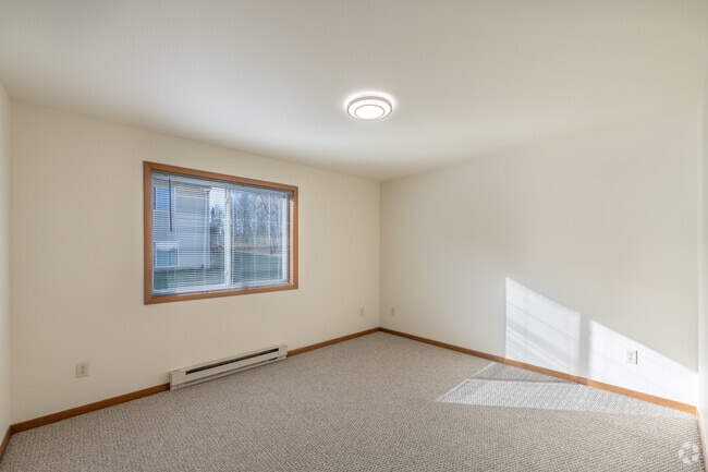 2BR, 1BA - 950SF - Renovated - Bedroom
