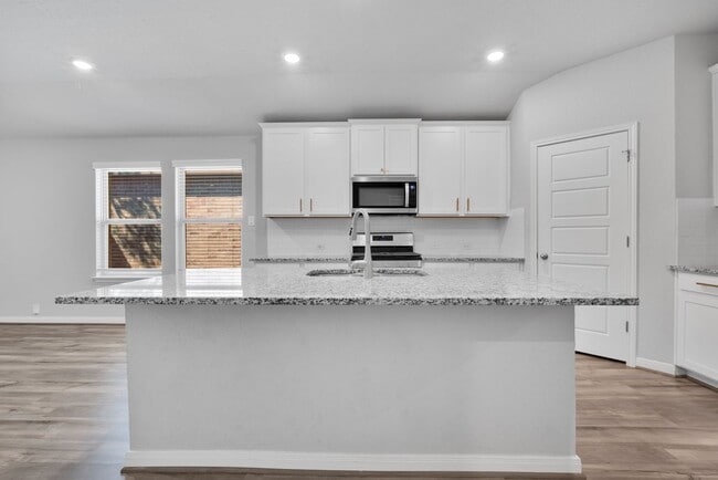 Photo - Charming 4-Bedroom 3-Bathroom Home in Westpointe – Community Amenities & Prime Location!