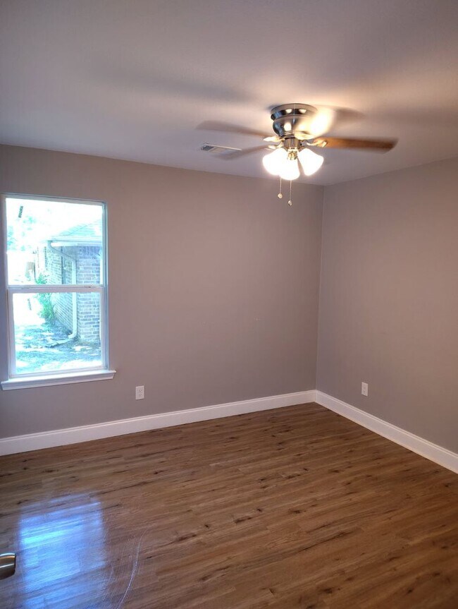 Photo - 1521 Marshall St