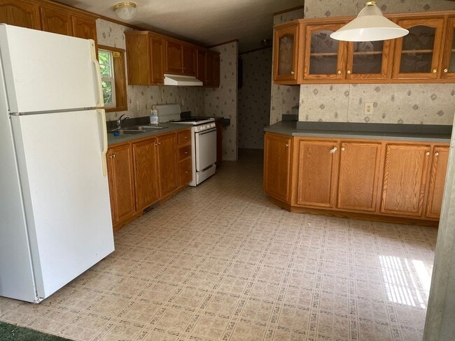 Building Photo - 259 Swain Hill Rd