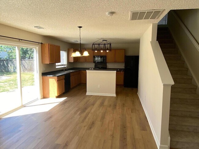 Photo - 1307 Basketweaver Way