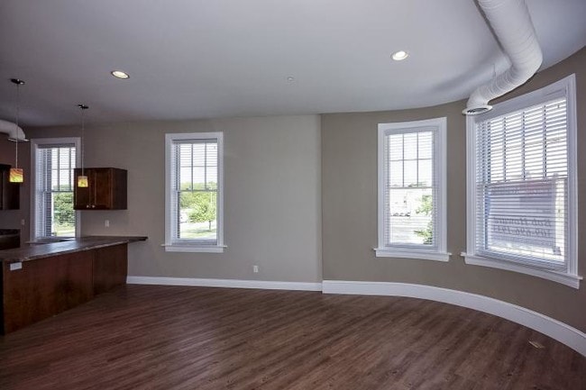 Photo - Kickapoo Apartments