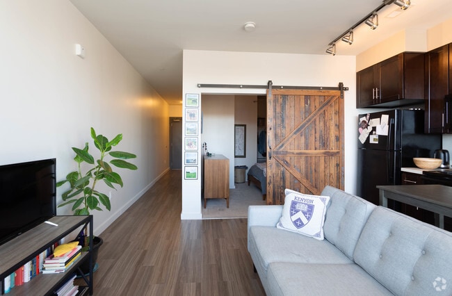 1BR, 1BA - Lorraine - Remington Row