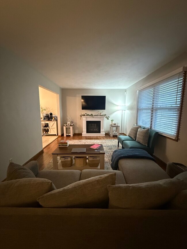 Photo - 4714 Oakland St