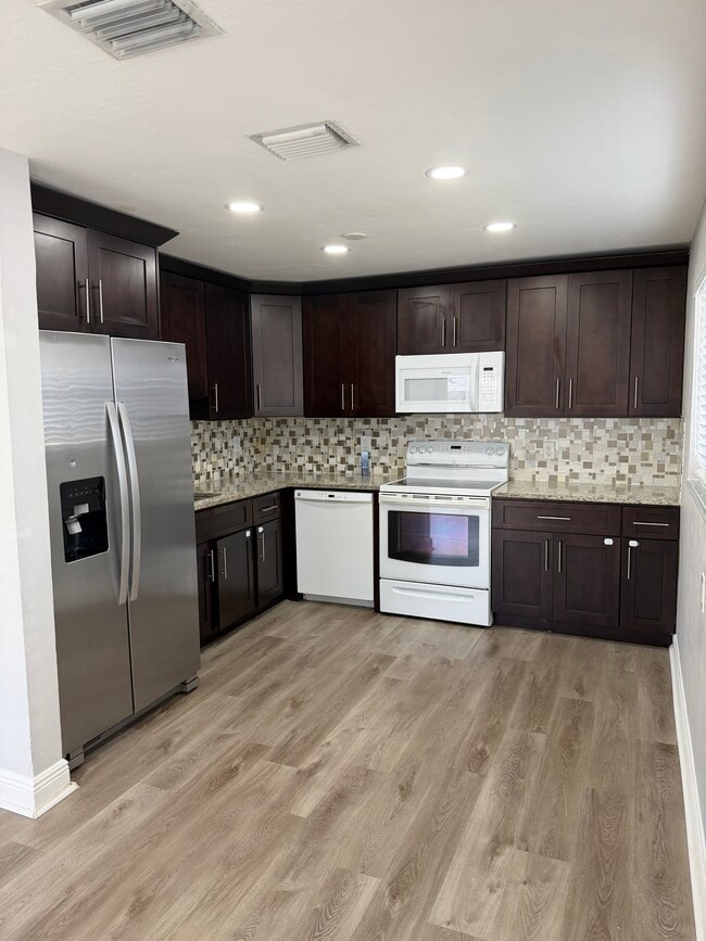 Photo - 6120 SW 38th St