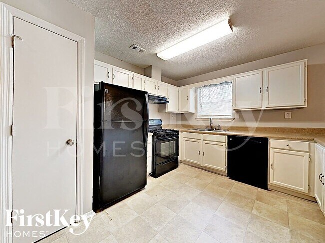 Photo - 1199 Paddocks Way
