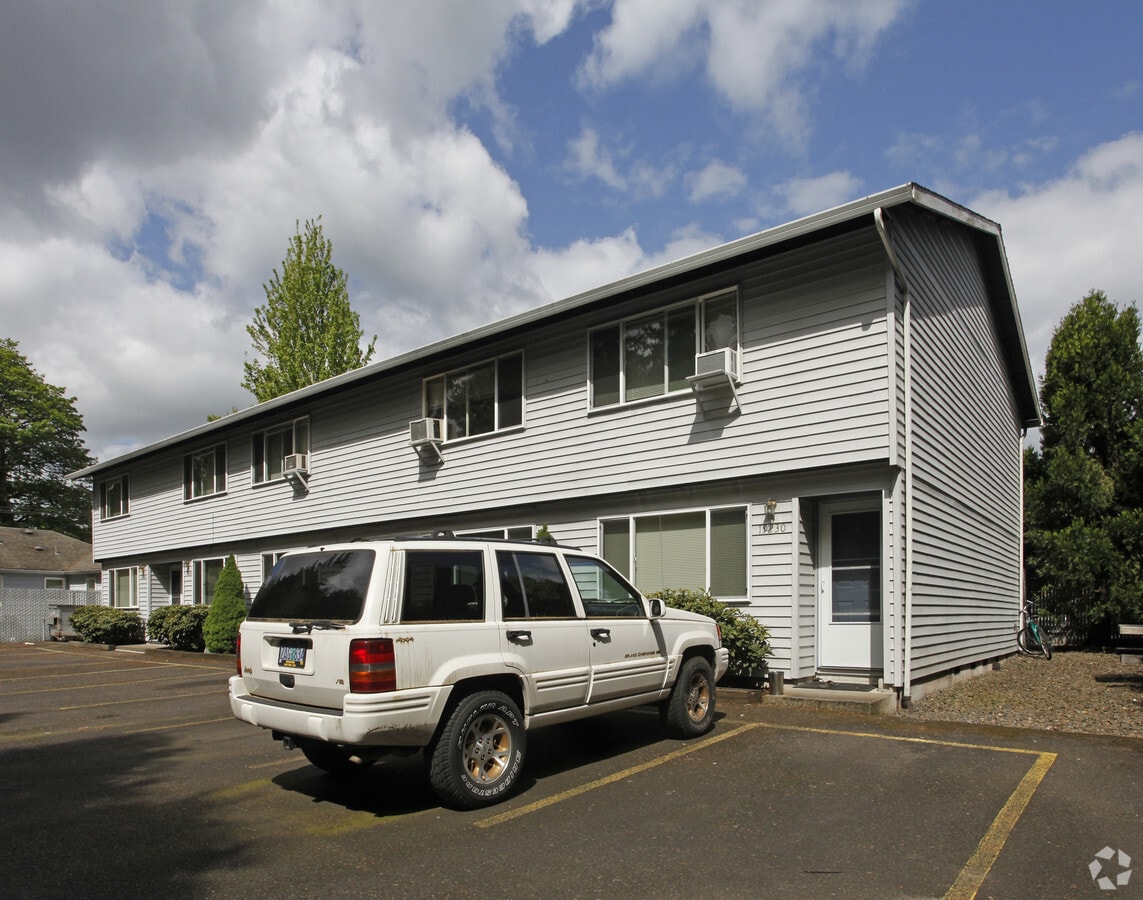 Foto del exterior - 19222 SE River Rd